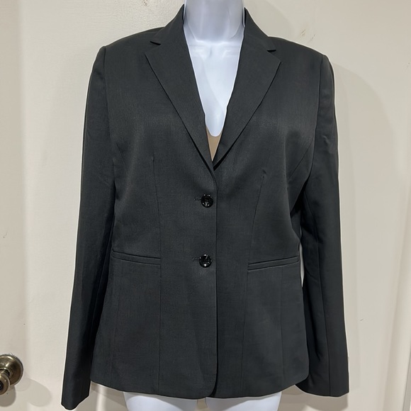 NWT Women’s Suit Coat and Gray Skirt Set by Edwards Signature Size 10T - Picture 2 of 14